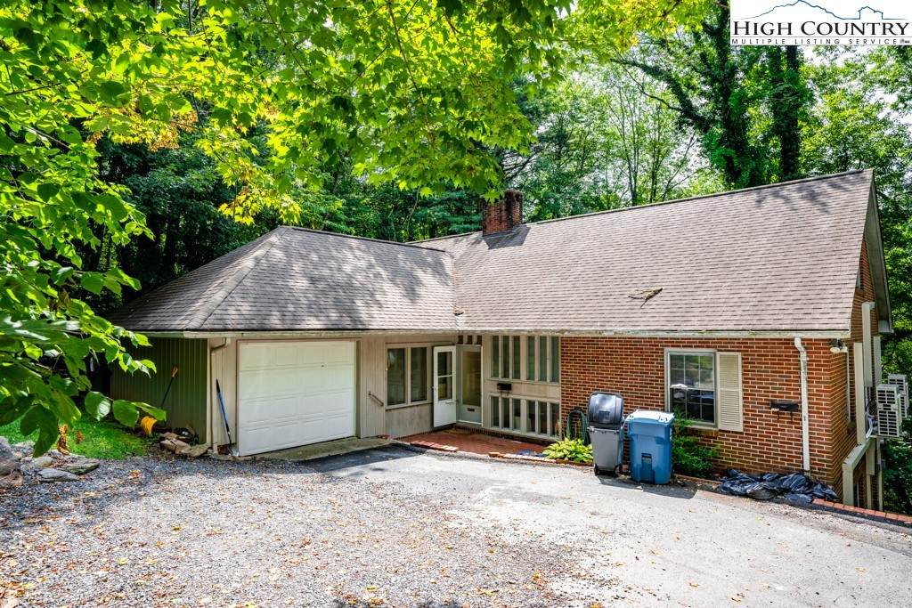 197 Blanwood Drive - Photo 1