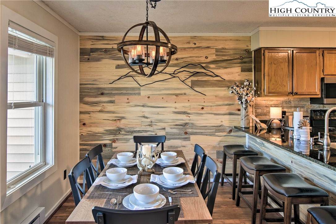 301 Pinnacle Inn Road - Photo 1