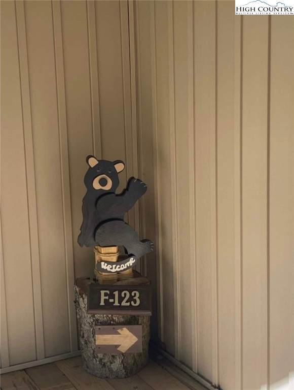 105 Upper Holiday Lane - Photo 1