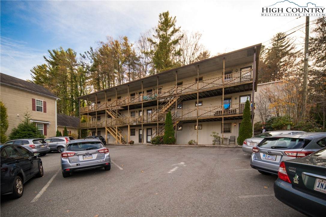 286 Faculty Street - Photo 1