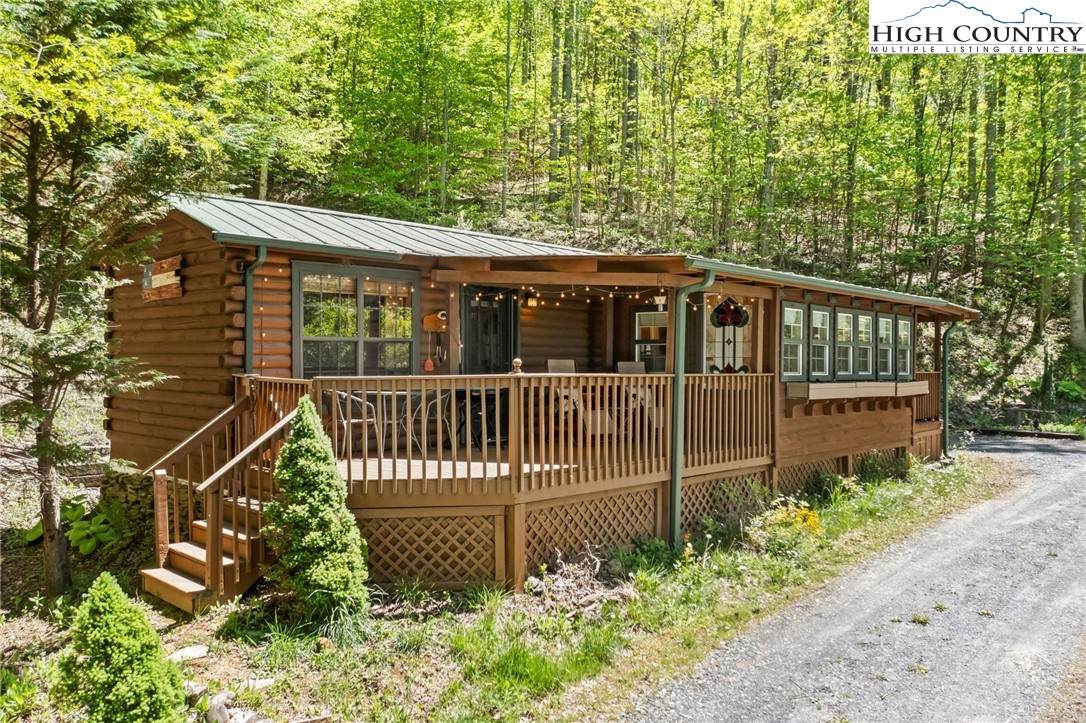423 Dancing Leaf Lane - Photo 1