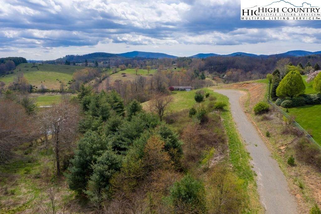 8 Autumn Glen Drive - Photo 1