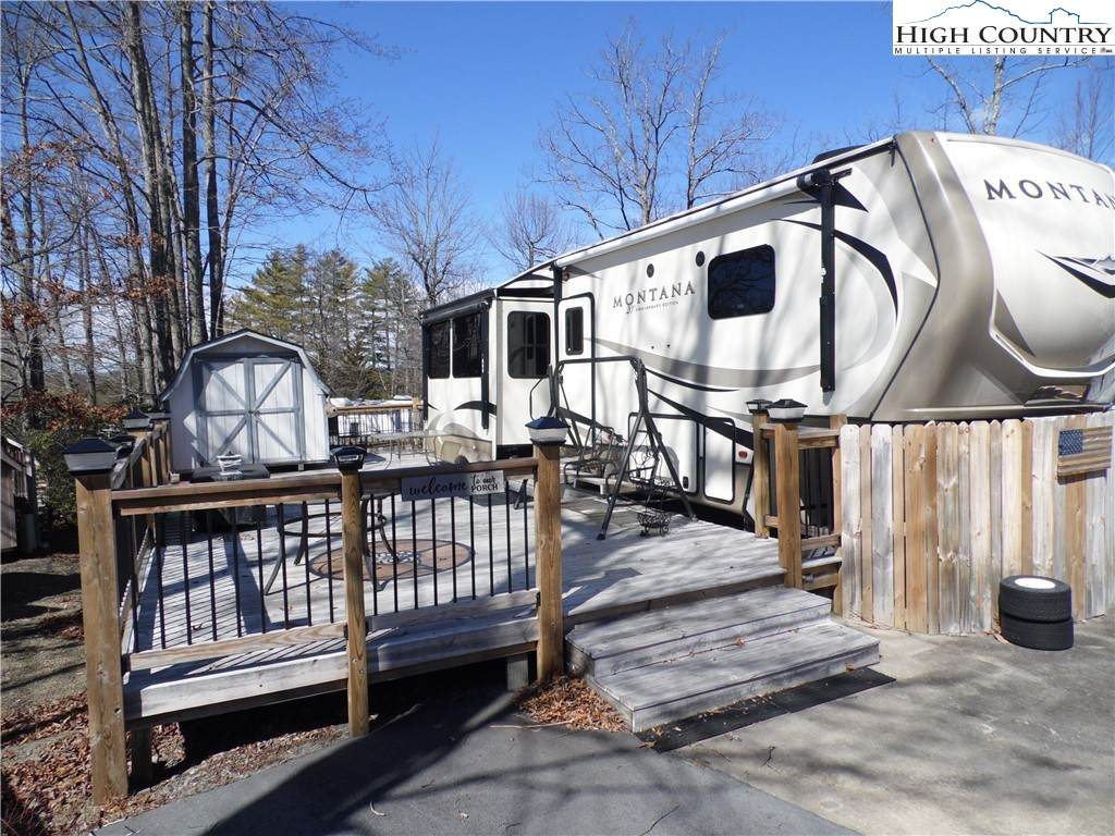 184 Club House Drive - Photo 1