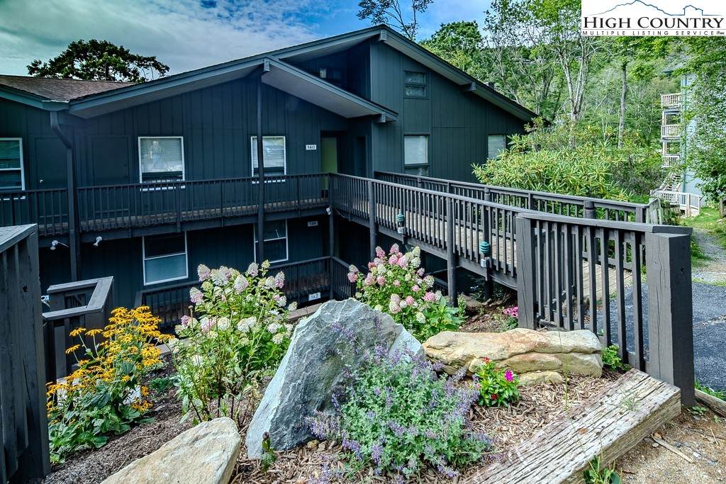 1499 Sugar Mountain Drive - Photo 1