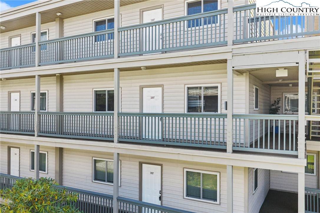 301 Pinnacle Inn Road - Photo 1