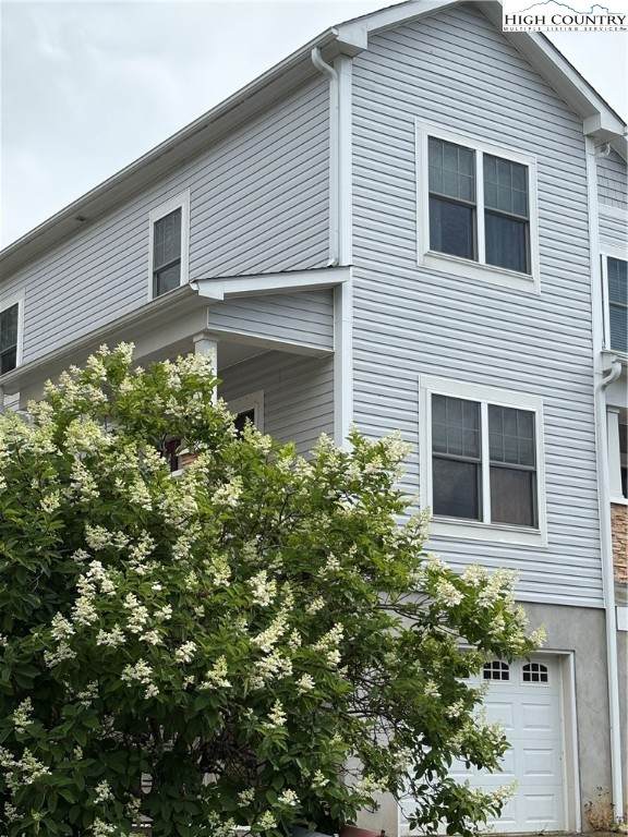 188 Stratford Lane - Photo 1