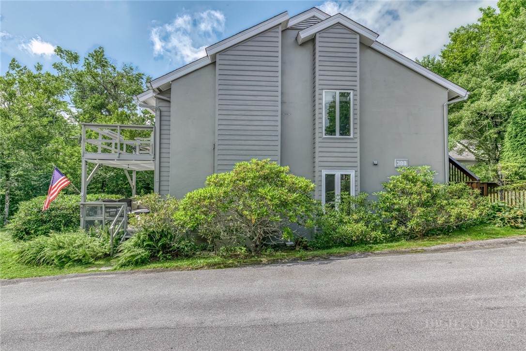 388 Skyleaf Drive - Photo 1