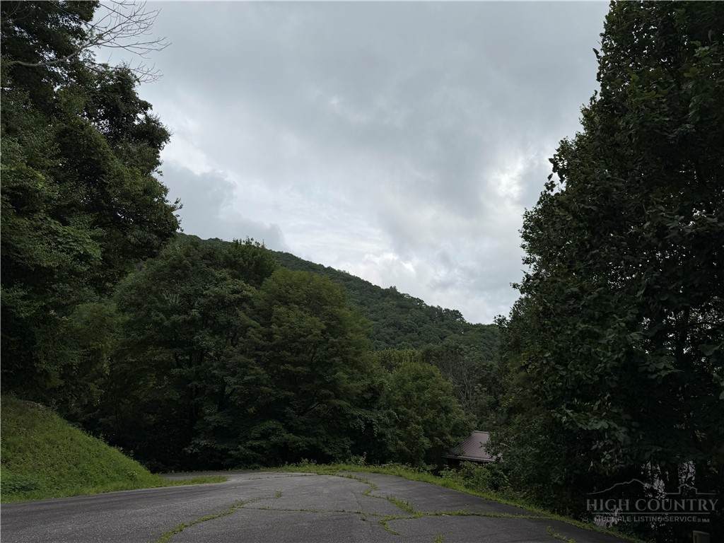 https://bt-photos.global.ssl.fastly.net/boone/orig_boomver_1_263570-2.jpg