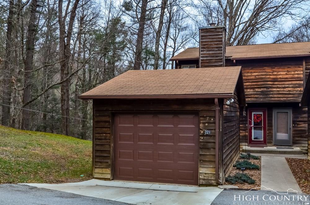 221 Yarrow Lane - Photo 1