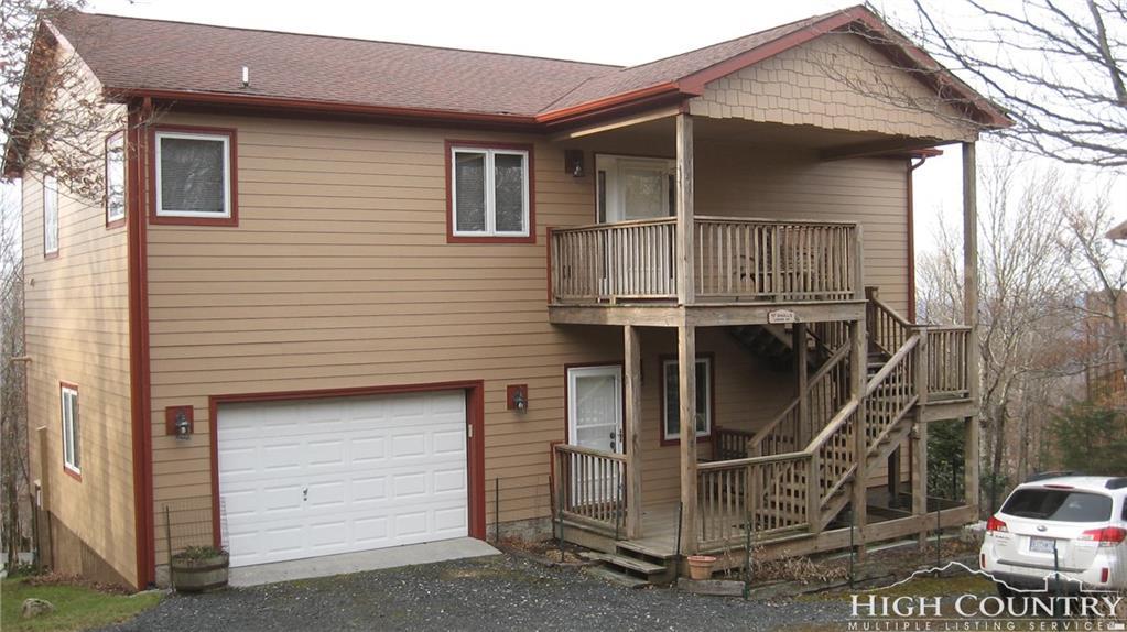 215 Pinnacle Ridge Road - Photo 1