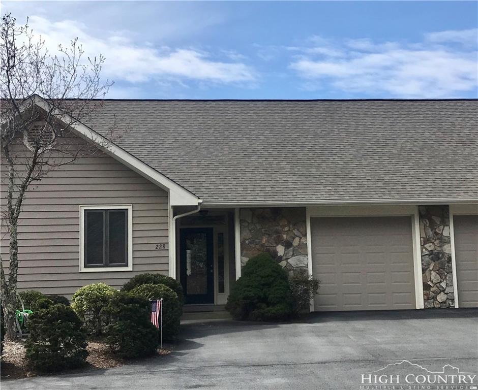 228 Fairway View Place - Photo 1