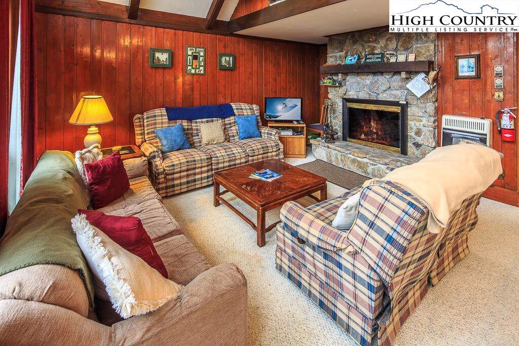 105 Pinnacle Ridge Road - Photo 1