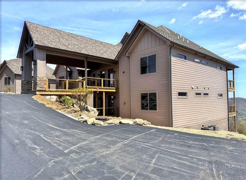 142 Crescent Lane - Photo 1