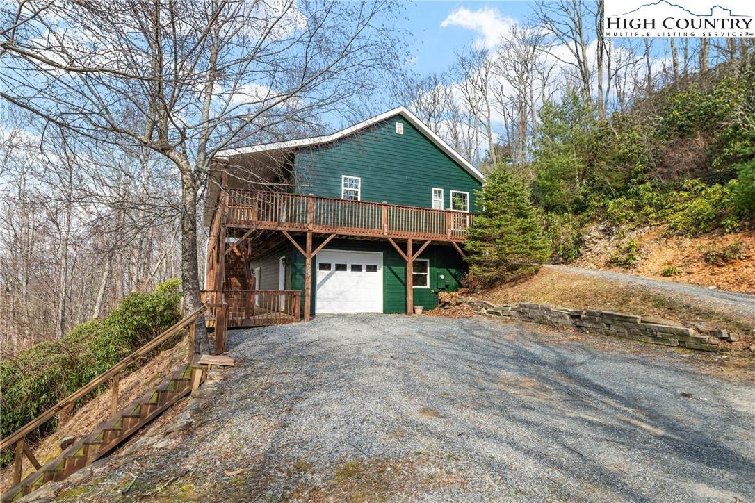 202 Freewinds Road - Photo 1