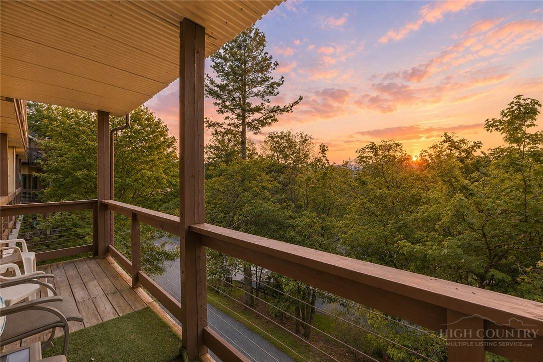 103 Upper Holiday Lane - Photo 1