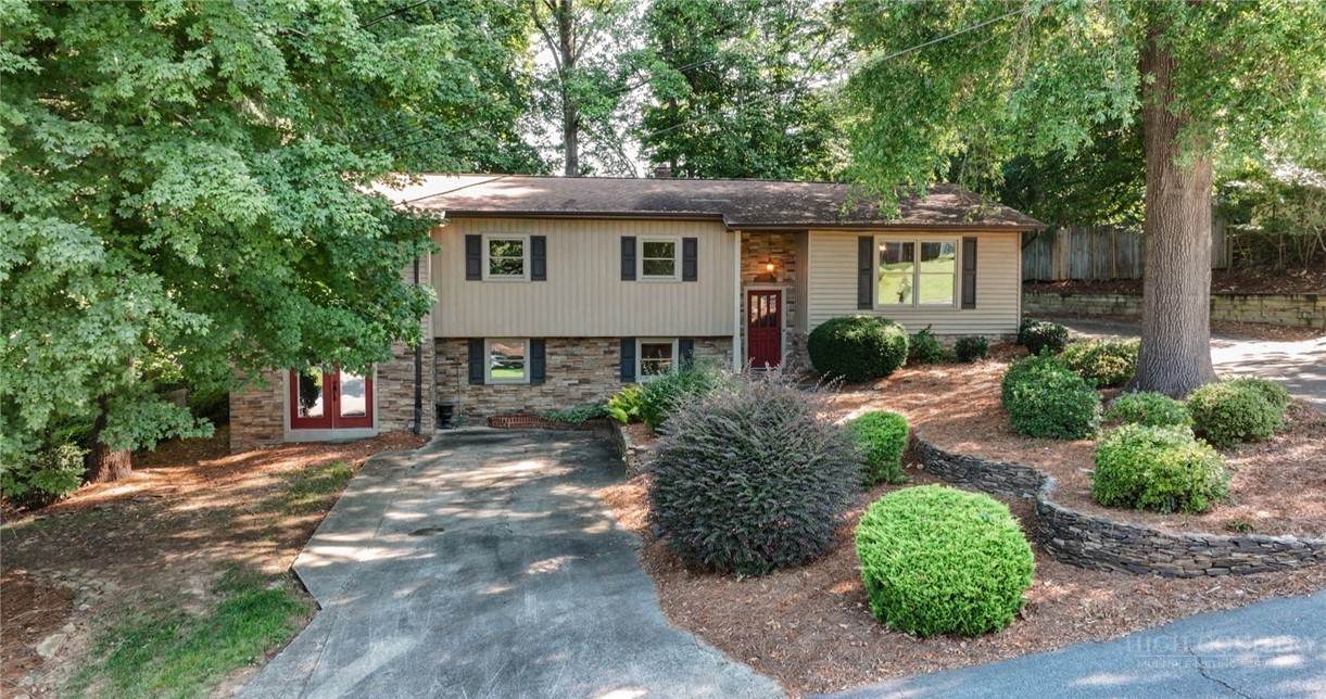 1524 Holly Circle - Photo 1