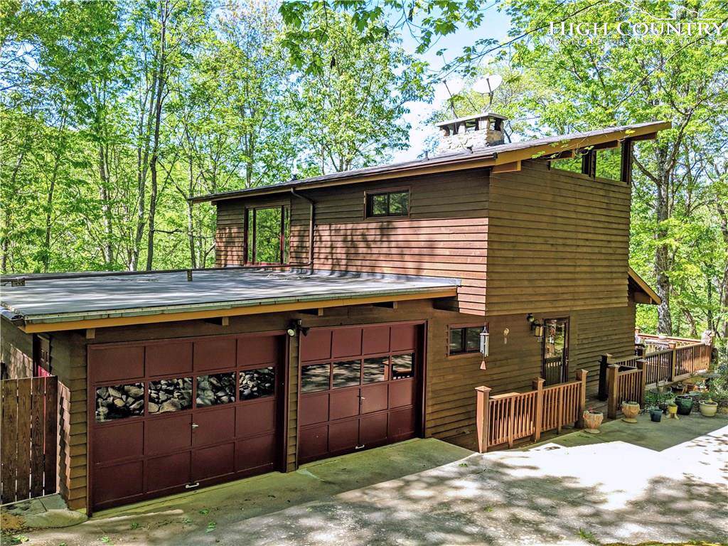 211 Lakeview Lane - Photo 1