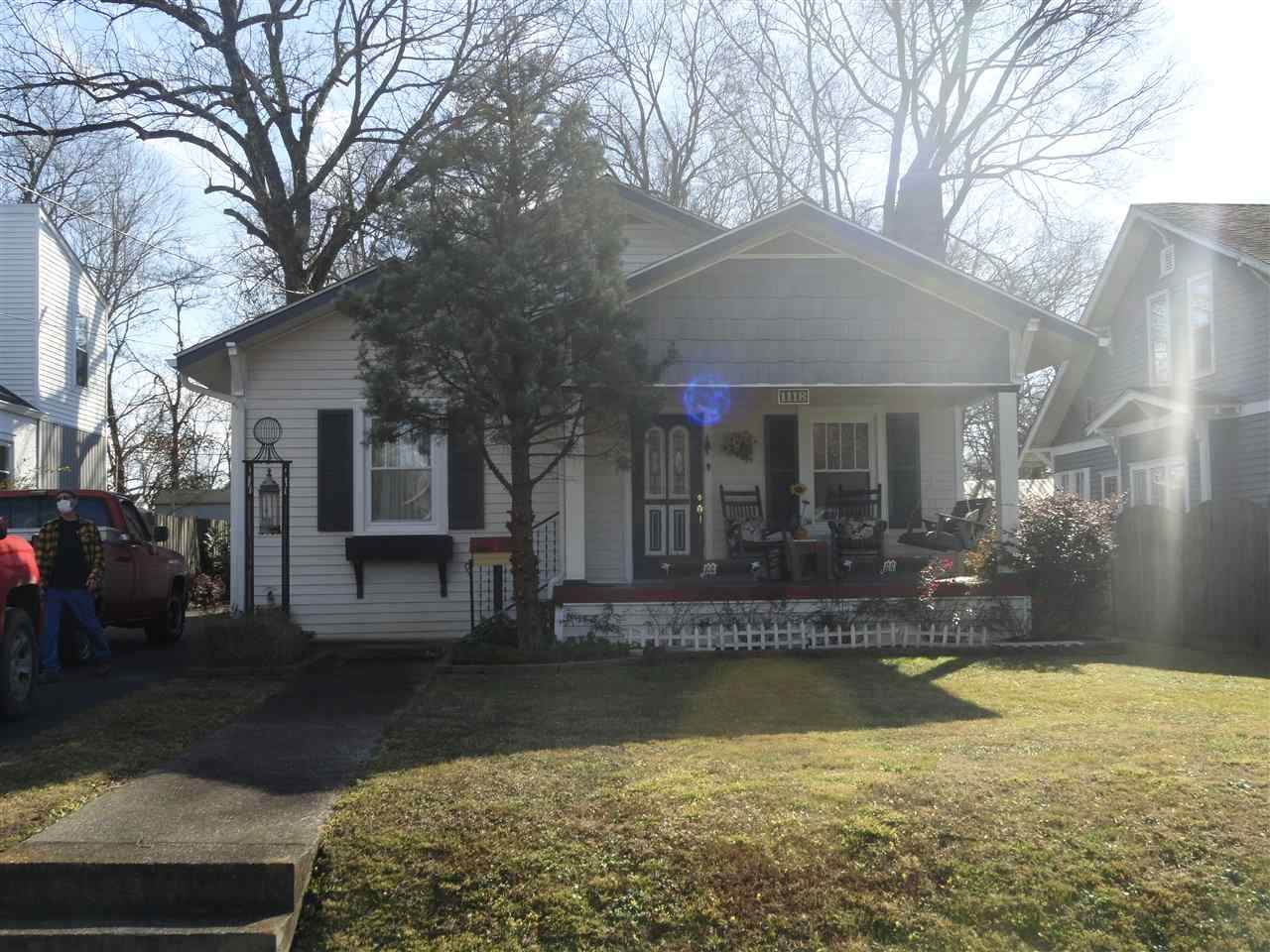 1118 Nutwood - Photo 1
