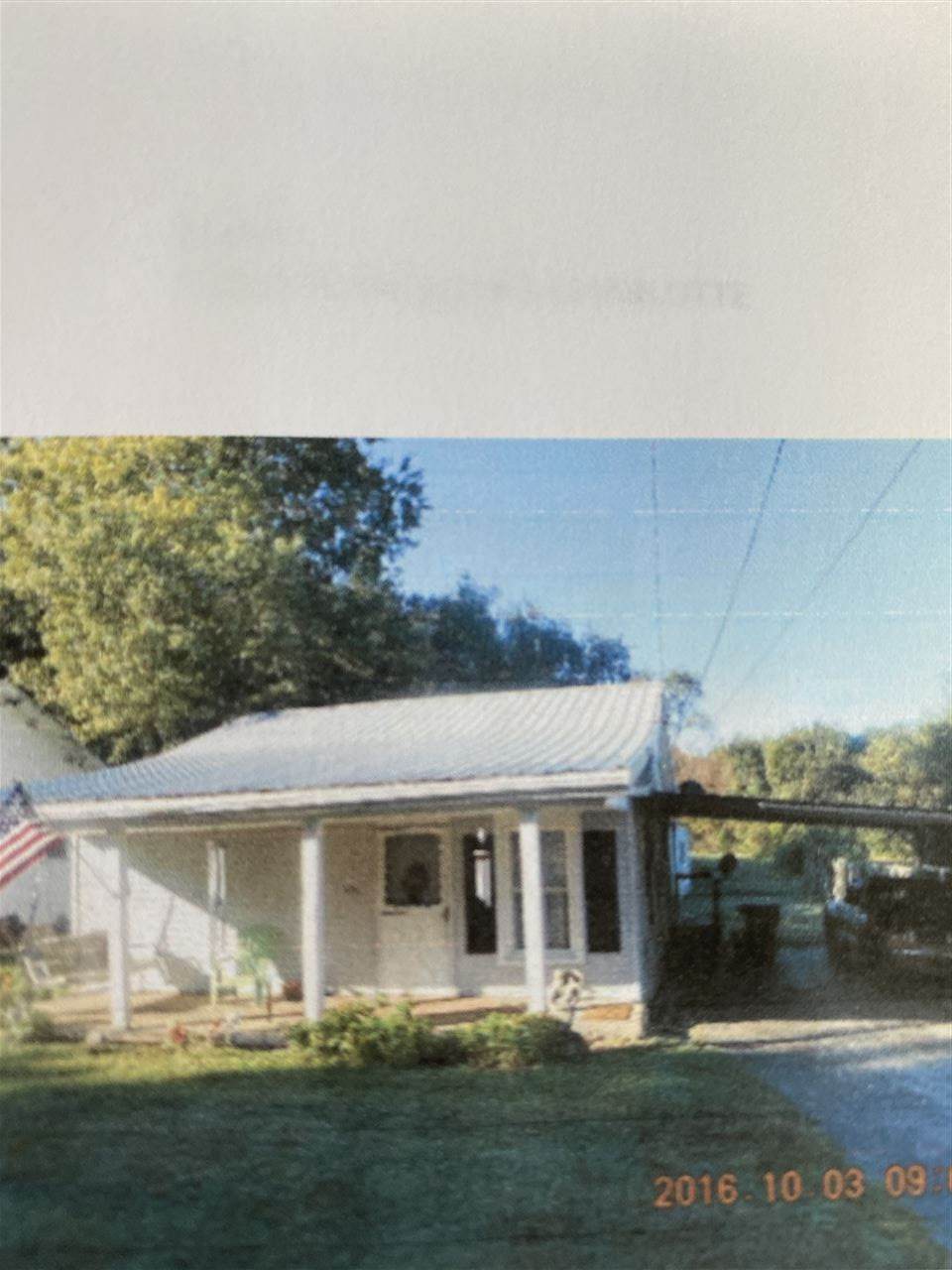 1570 Newton Ave - Photo 1
