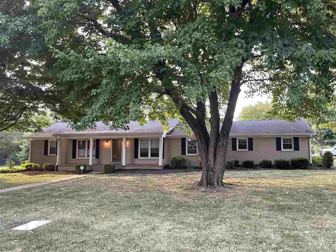 1501 Eastland Street - Photo 1