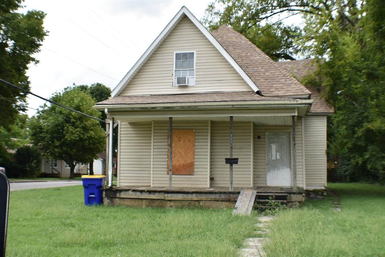 209 Woodford Ave - Photo 1