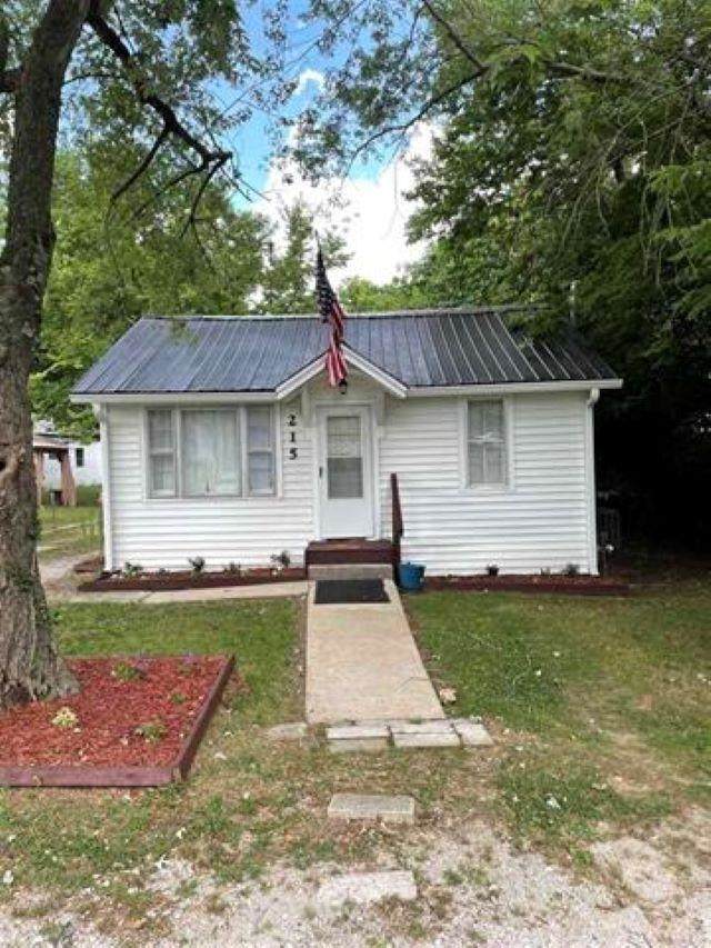 215 Gayle Way - Photo 1