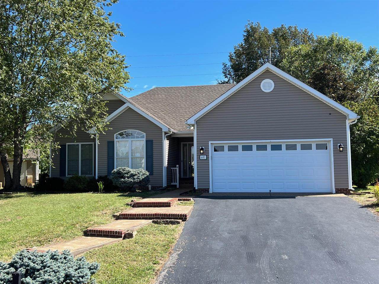 681 Muirfield Circle - Photo 1