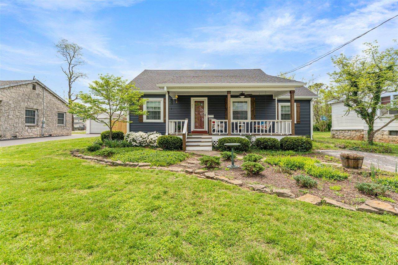 854 Magnolia Street - Photo 1