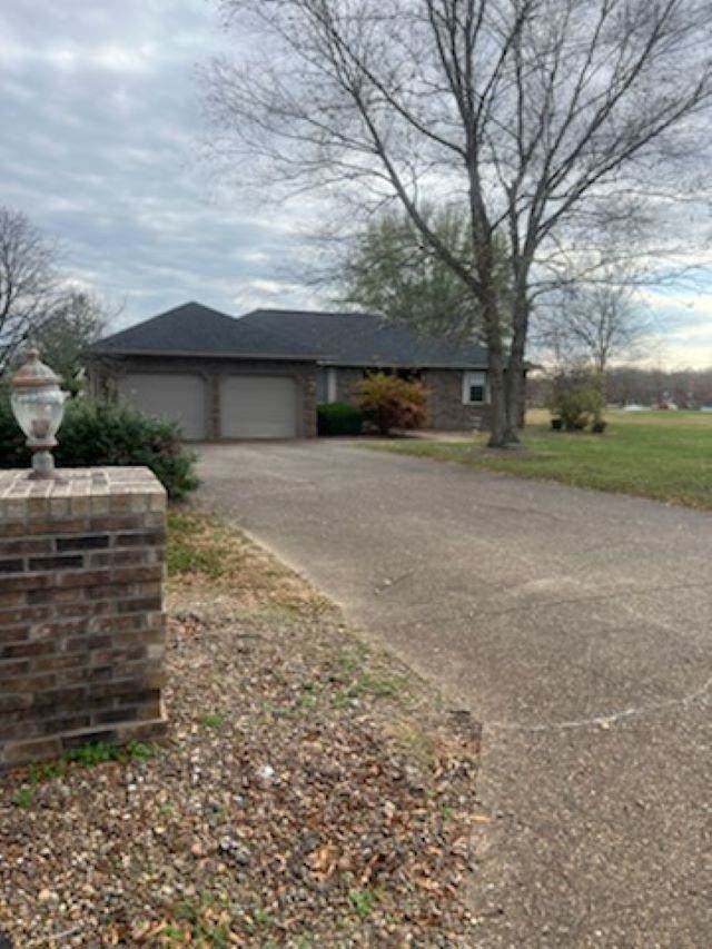 220 Kinney Lane - Photo 1
