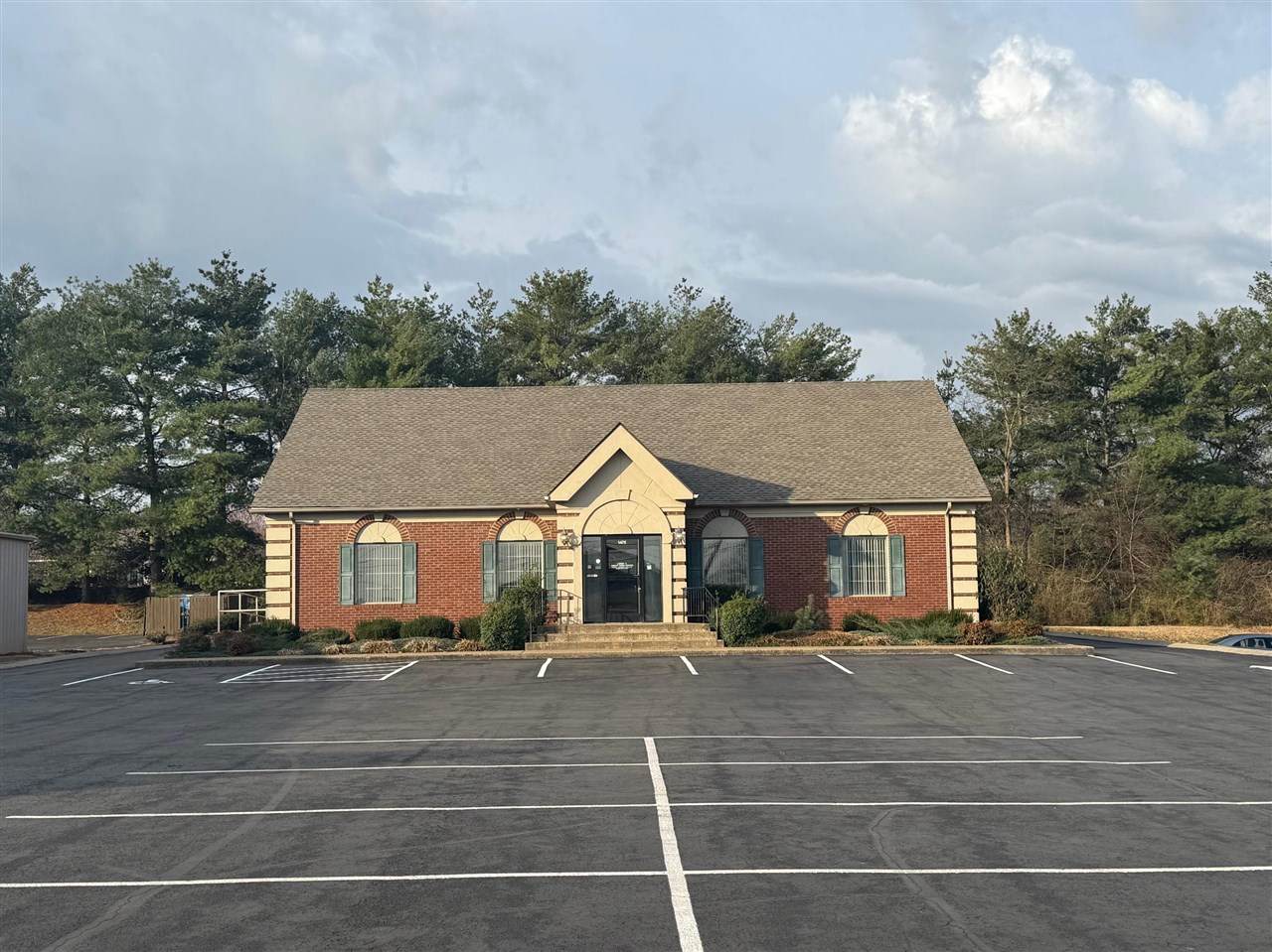 1475 Campbell Lane - Photo 1