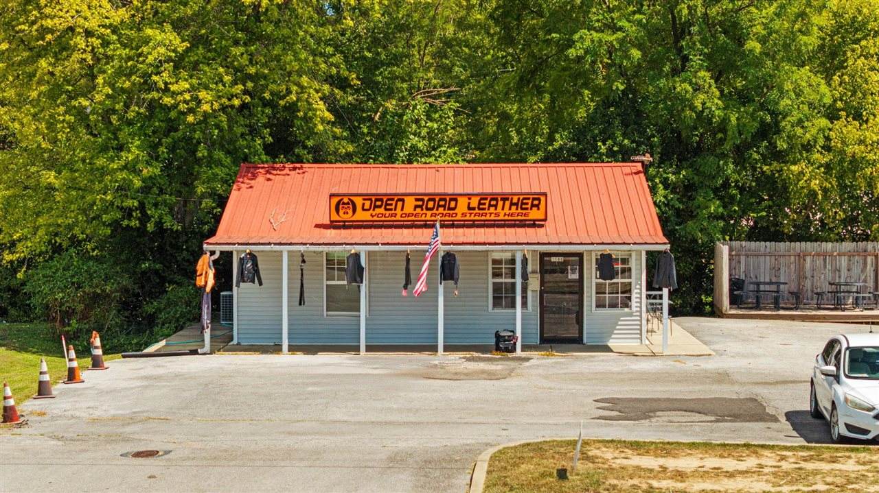 1108 Main Street - Photo 1