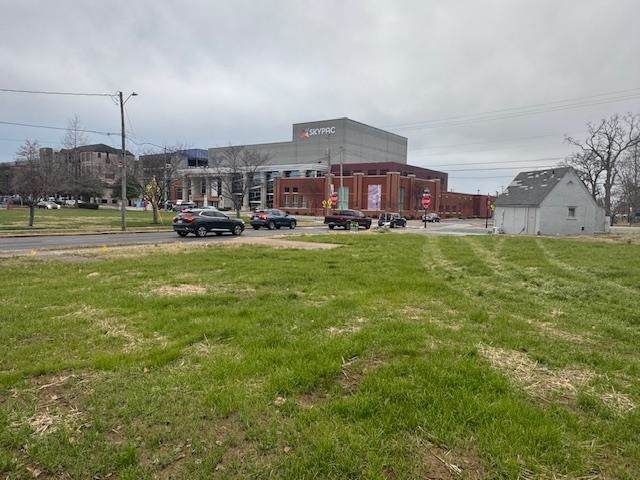 538 College Street - Photo 1