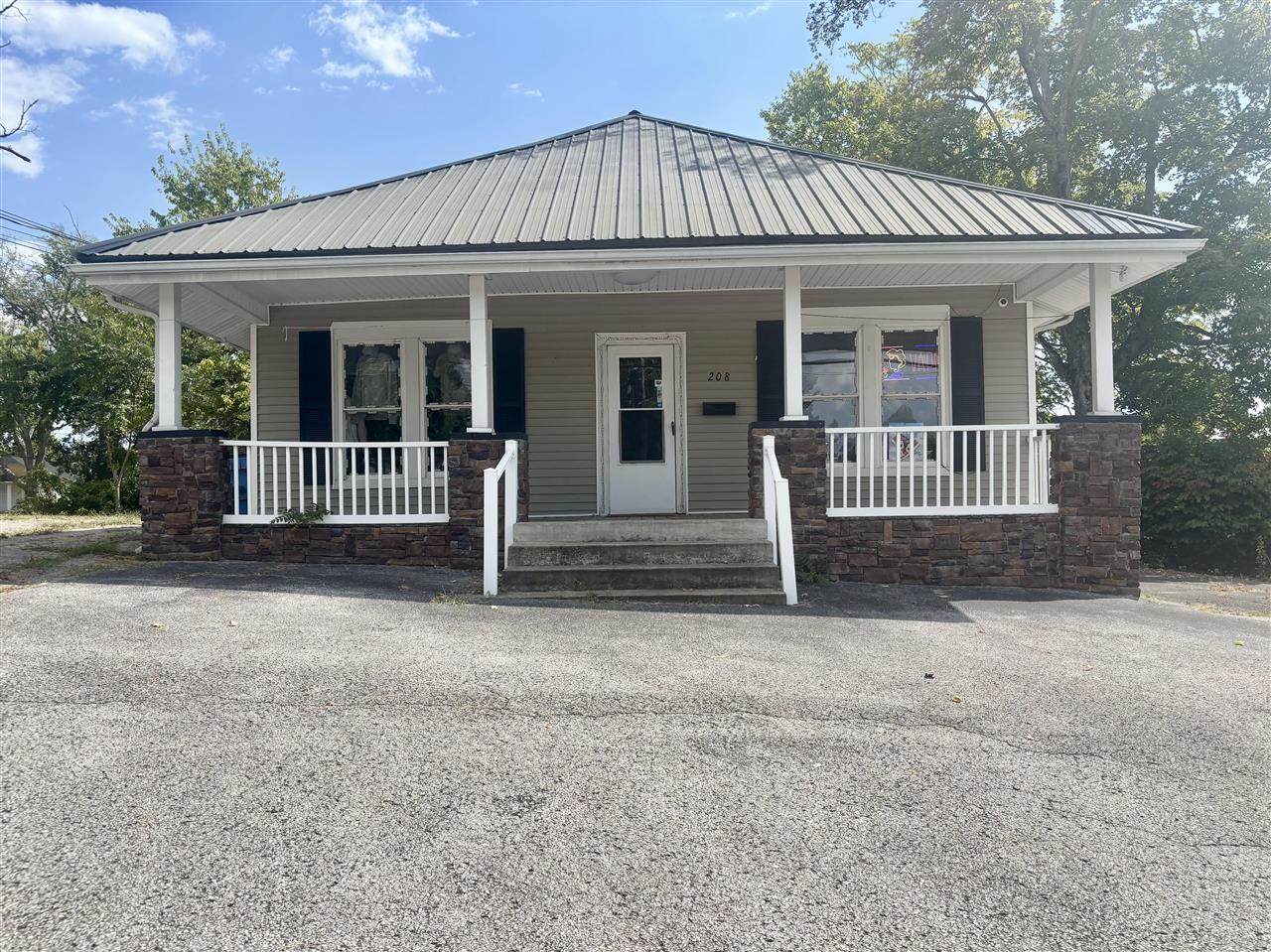 208 Columbia Avenue - Photo 1