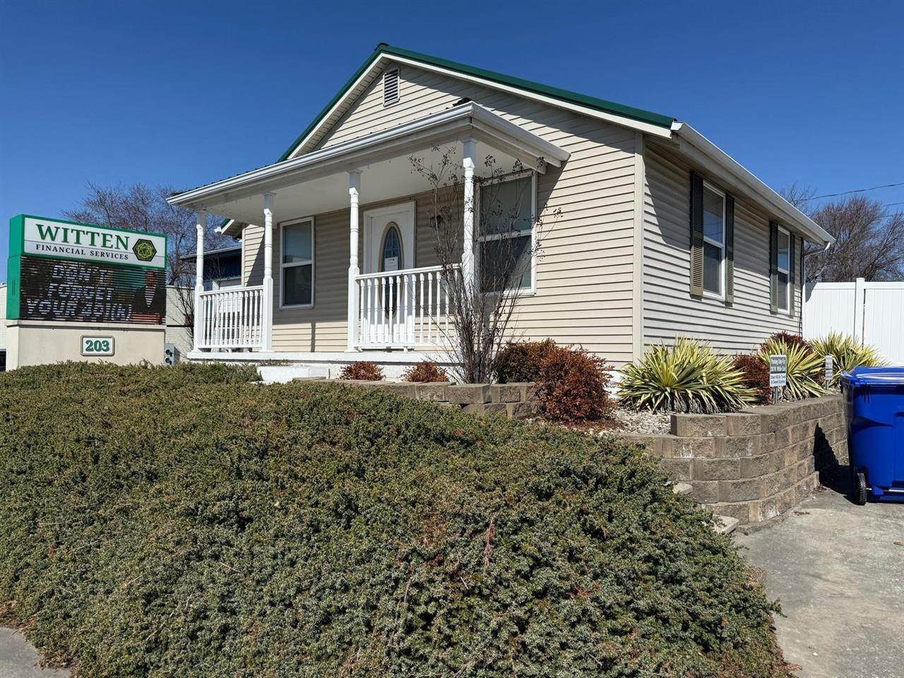 203 W White Oak Street One - Photo 1