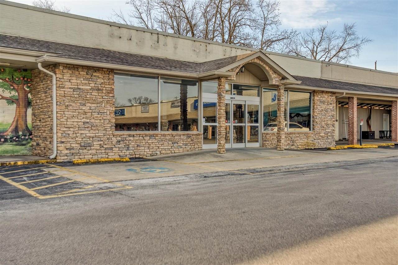 407 Bethel Shopping Center - Photo 1