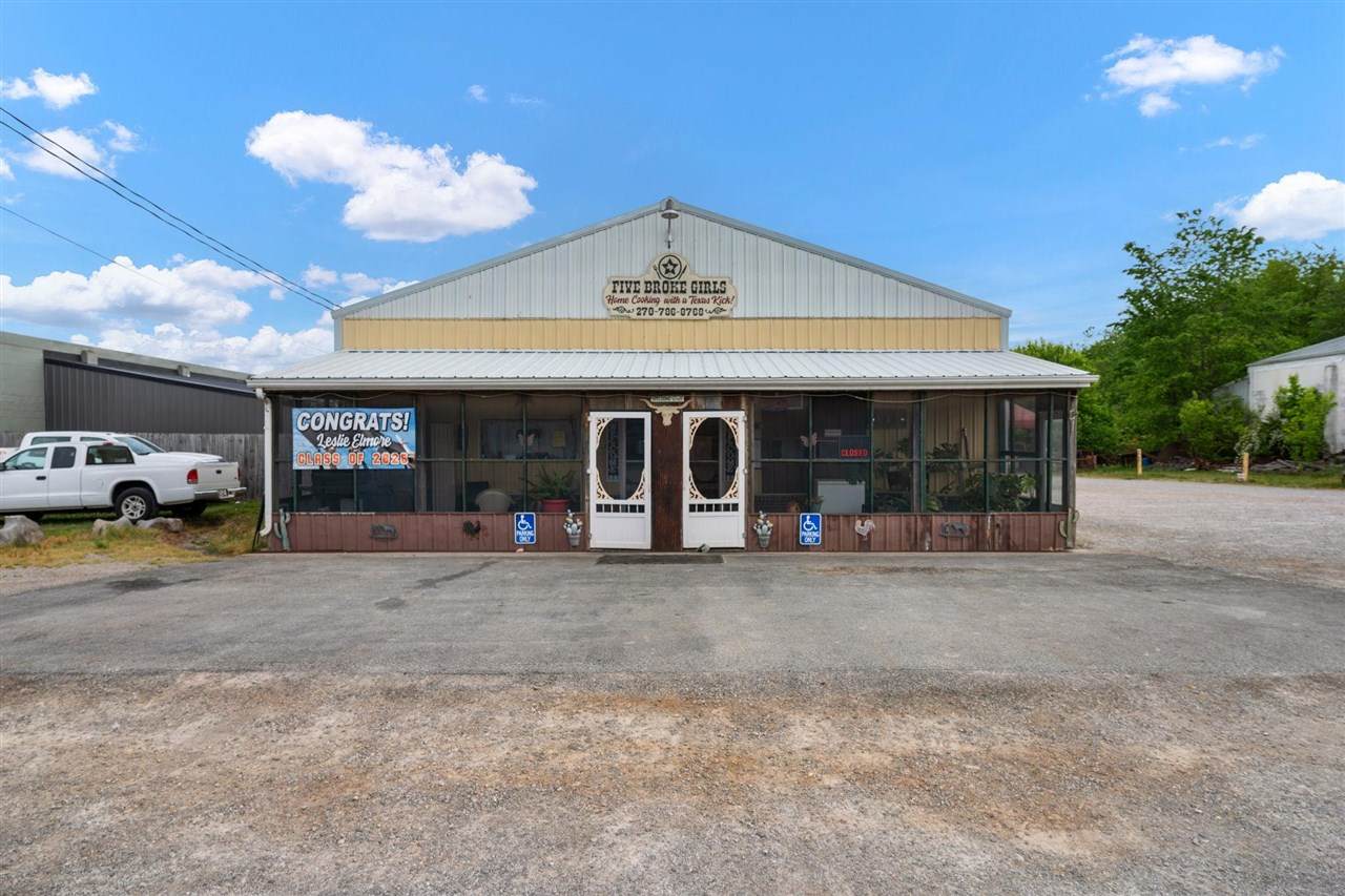 904 Main Street - Photo 1