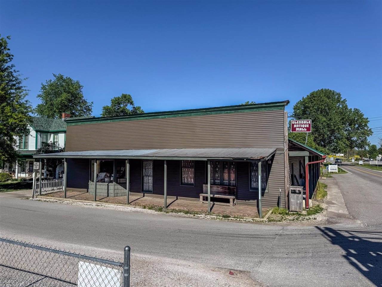 104 Railroad Avenue - Photo 1