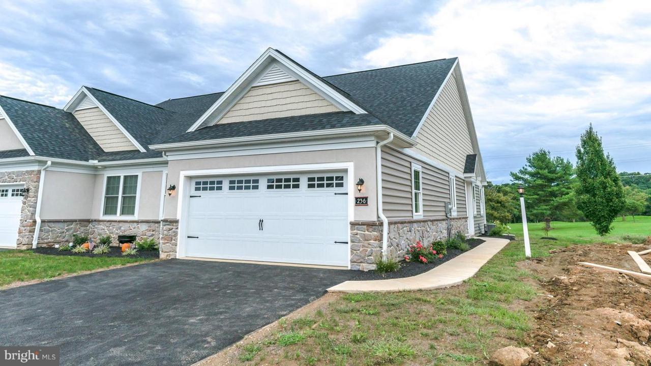 236 Sawgrass Drive - Photo 1