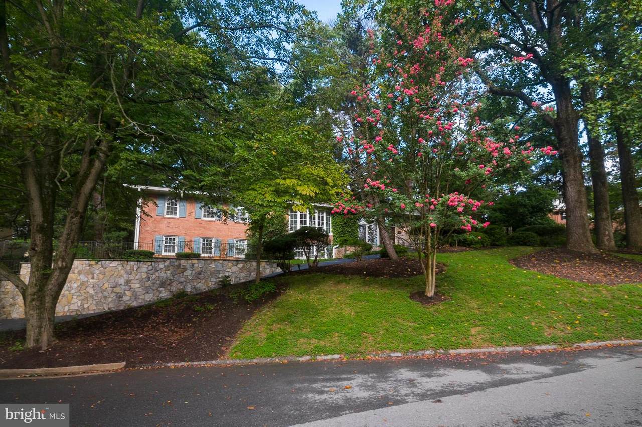 8000 Glengalen Lane - Photo 1