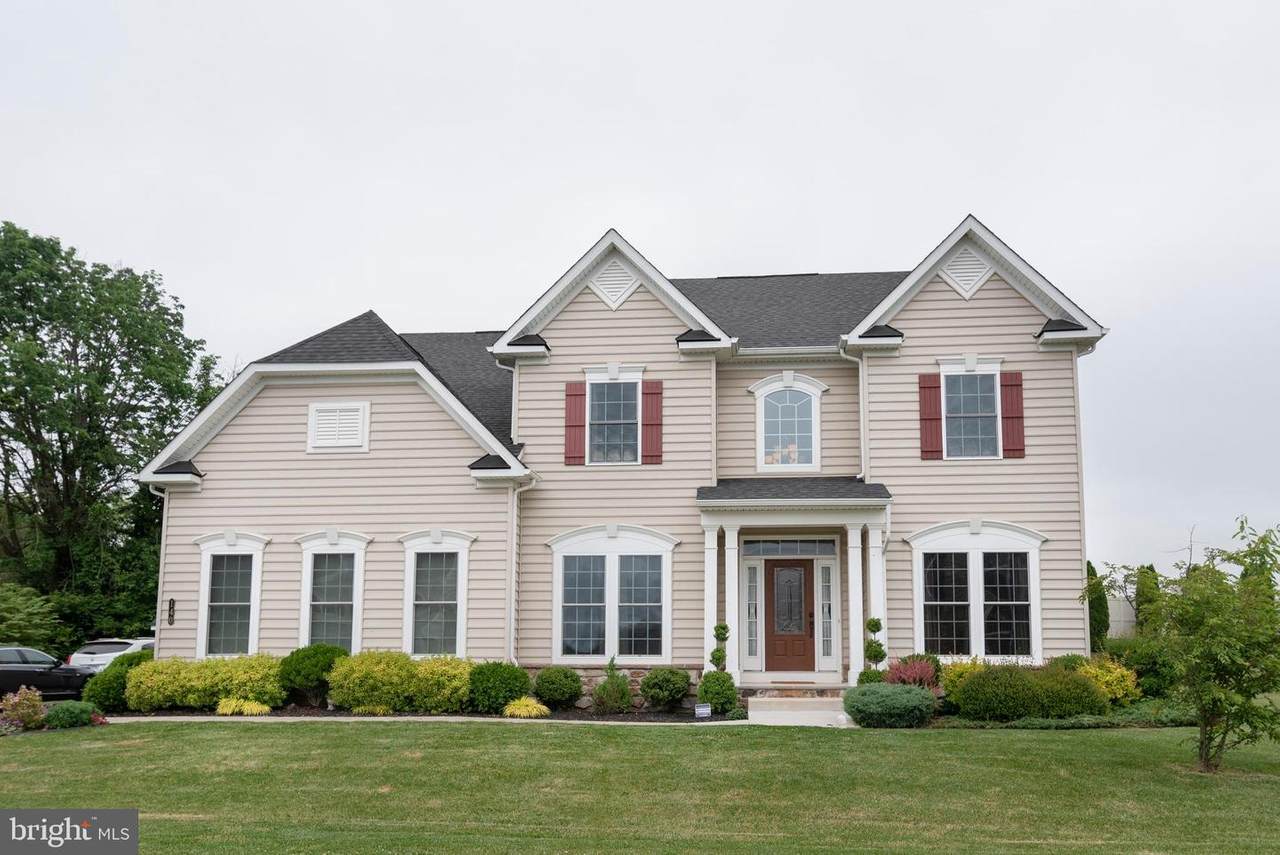 140 Pierce Lane - Photo 1