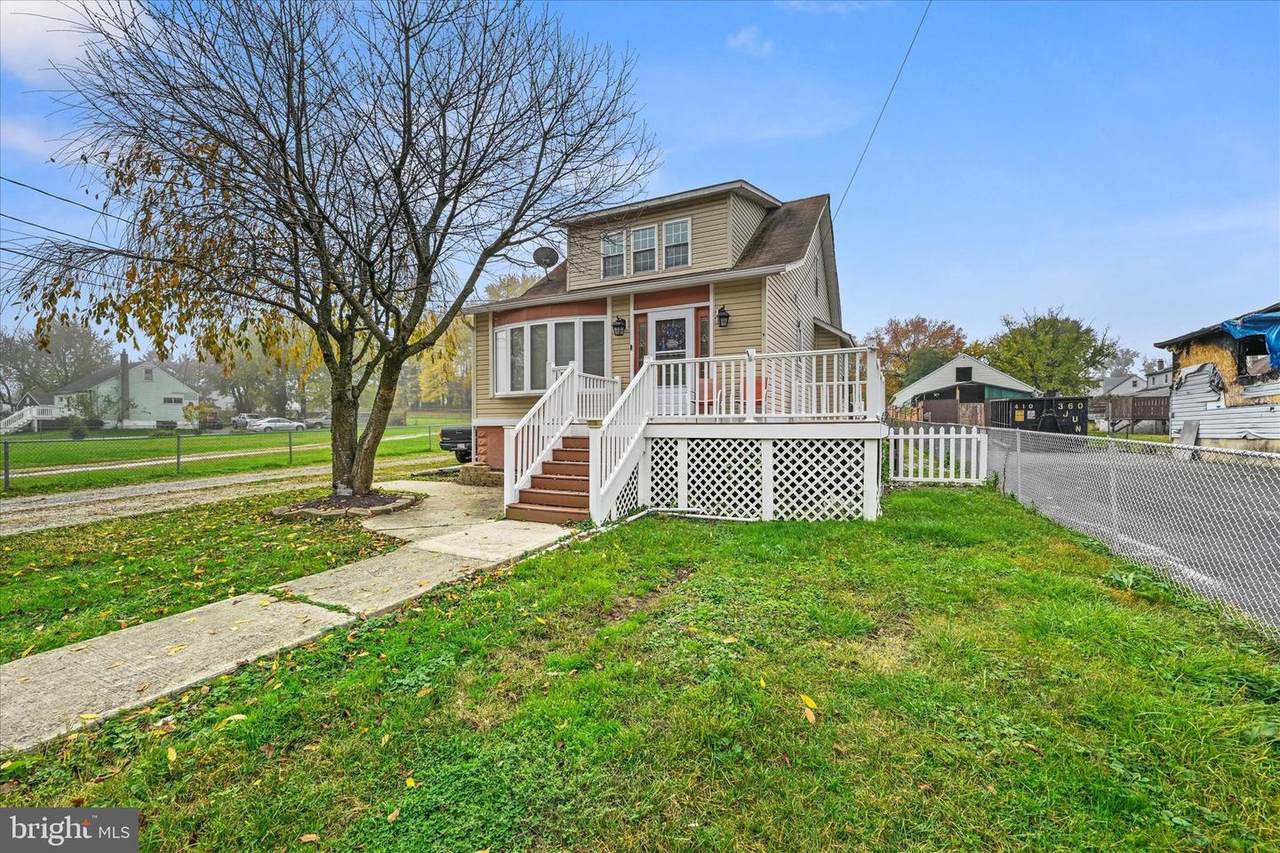 831 Chesaco Avenue - Photo 1