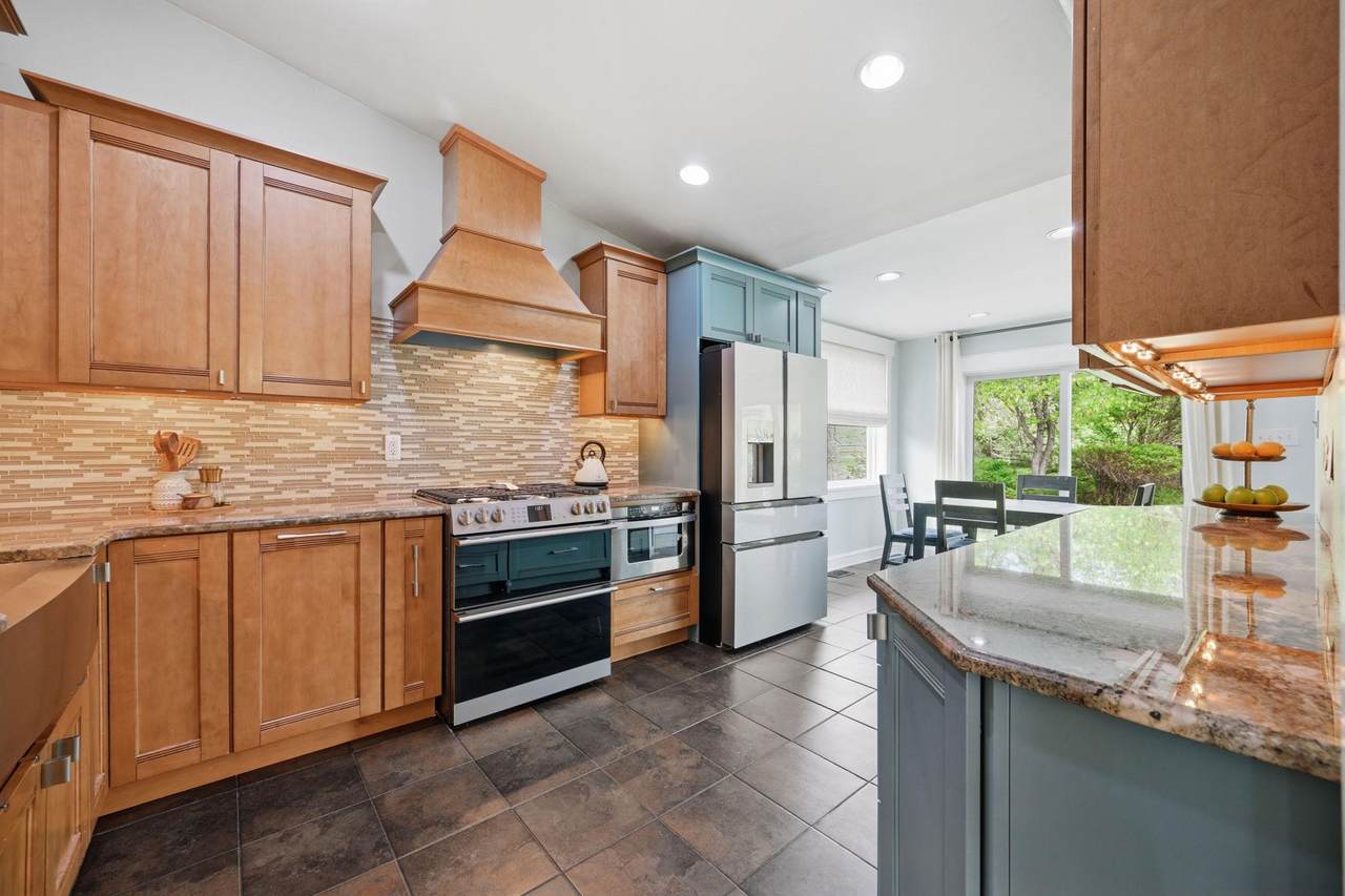 9825 Betteker Lane - Photo 1