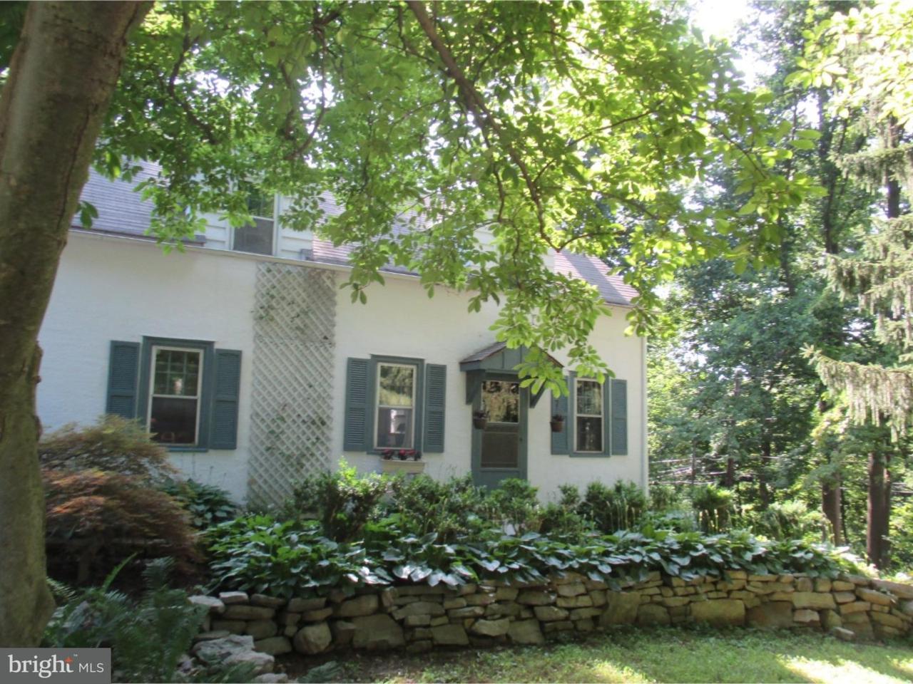135 Oakwood Lane - Photo 1