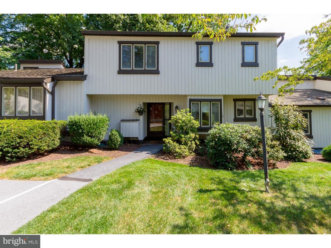 287 Devon Way - Photo 1