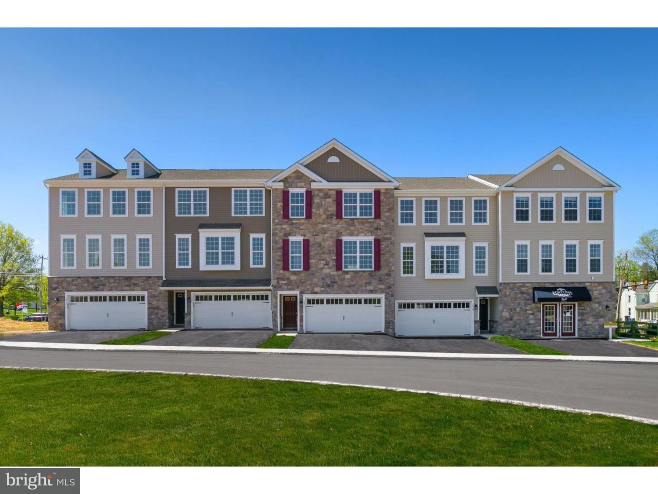 103 Edgewater Court - Photo 1