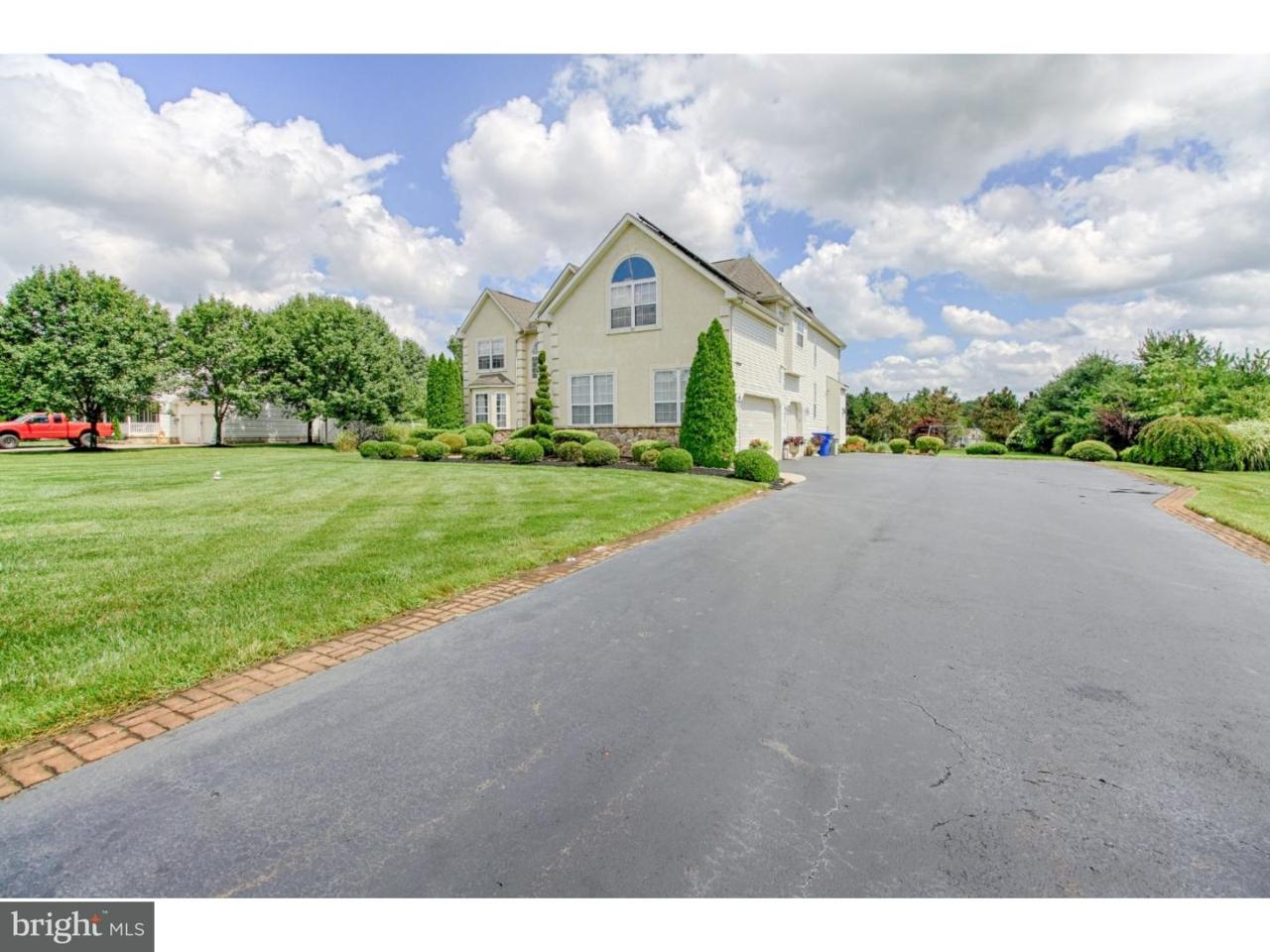 100 Sandra Way - Photo 1