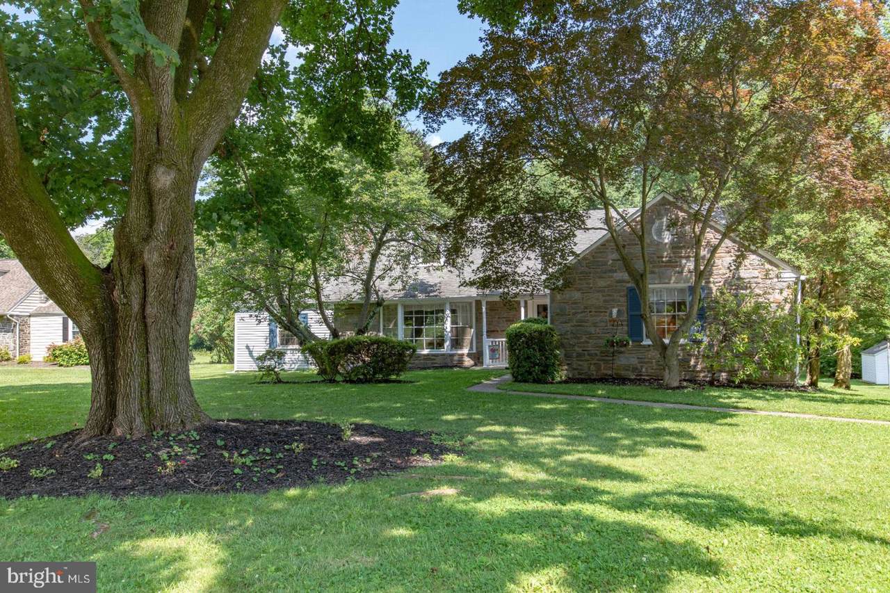 372 Prussian Lane - Photo 1