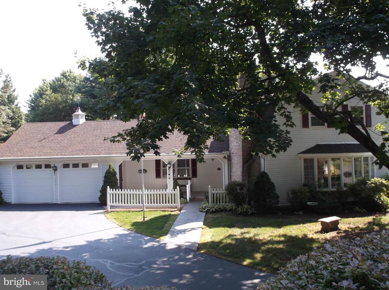 390 Country Club Lane - Photo 1