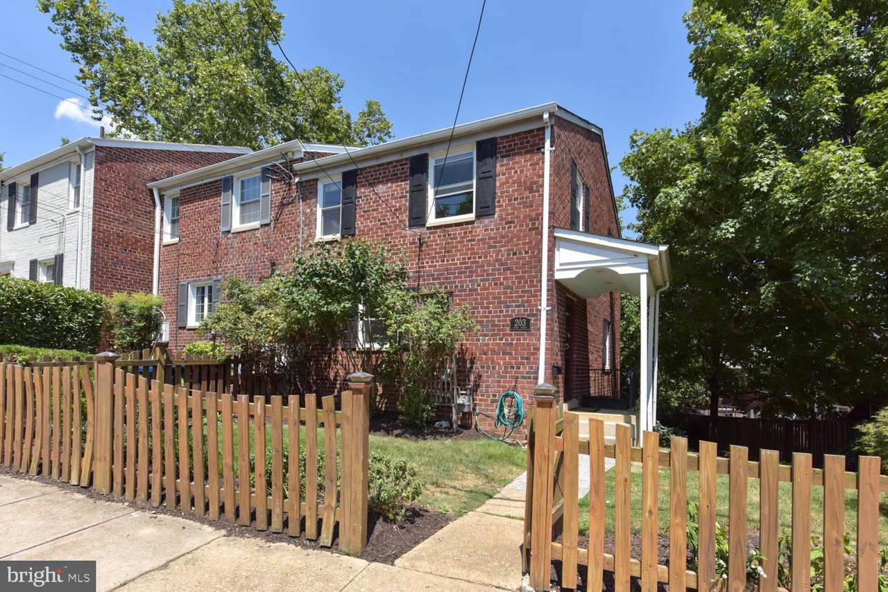 203 Aspen Street - Photo 1