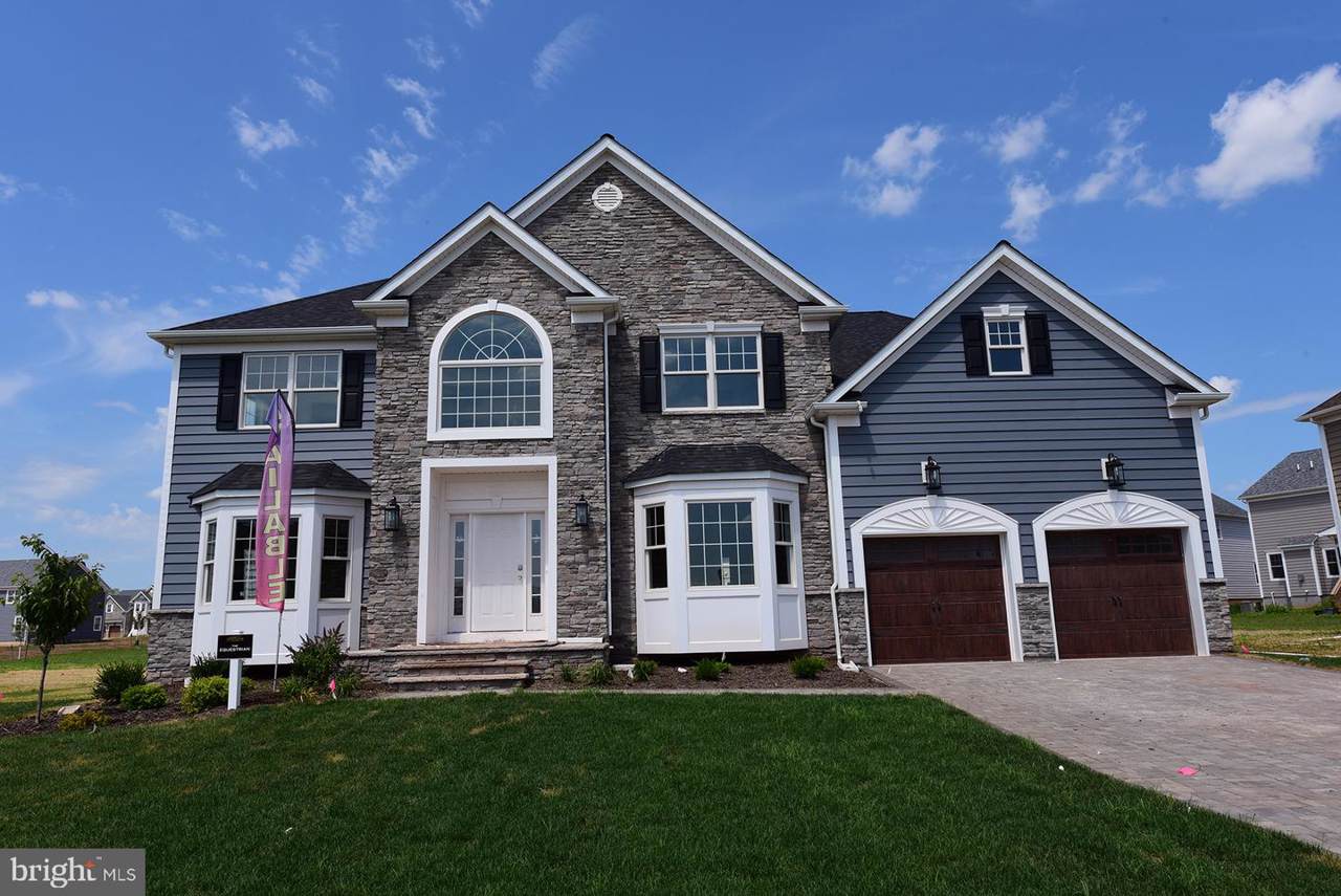 147 Windsor - Photo 1